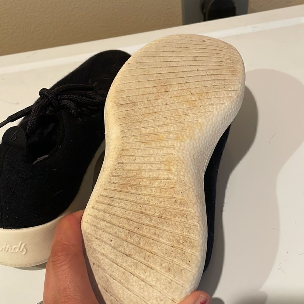 AllBirds wool black tennis shoes. They are a woman’s size 8 - Picture 8 of 9